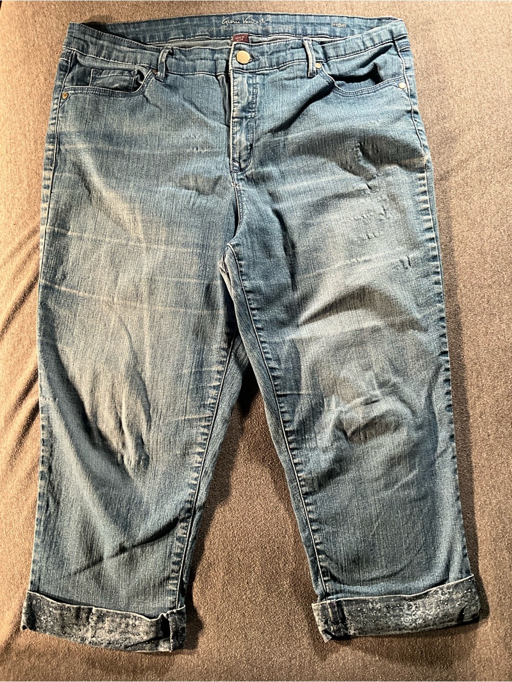 Gloria Vanderbilt Jordyn All Around Slimming Embellished Capri Jeans Size 16